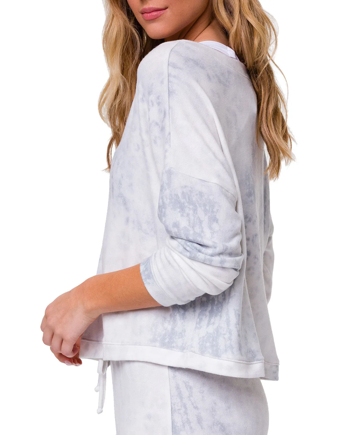 Last Chance! Onzie Flow Weekend V Neck Tee 3770